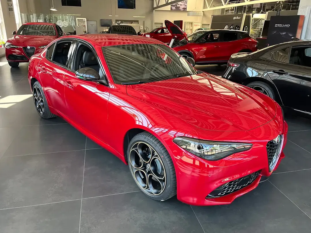 Alfa Romeo Giulia 2.0 Turbo Q4 Intensa - Thumbnail 4