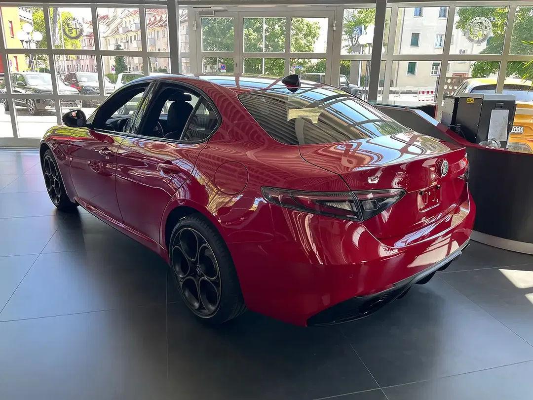 Alfa Romeo Giulia 2.0 Turbo Q4 Intensa - Thumbnail 5