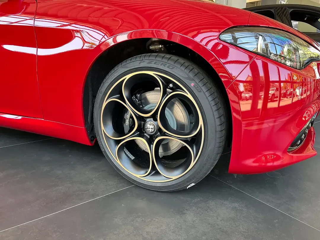 Alfa Romeo Giulia 2.0 Turbo Q4 Intensa - Thumbnail 6