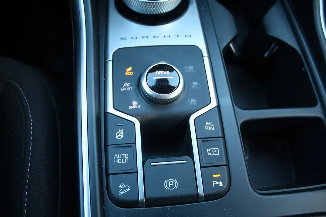 Kia Sorento PHEV Hybrid 4WD Vision - Thumbnail 13