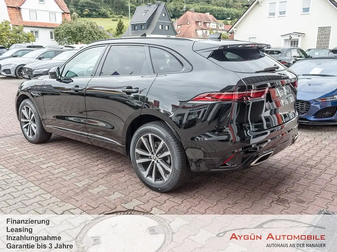 Jaguar F-Pace D300 R-Dynamic SE - Thumbnail 4