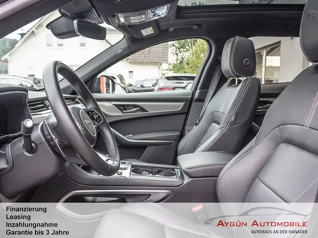 Jaguar F-Pace D300 R-Dynamic SE - Thumbnail 9