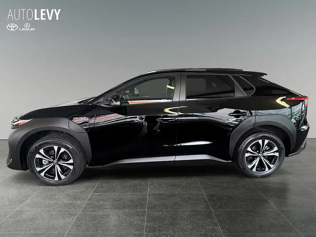 Toyota bZ4X - Thumbnail 3