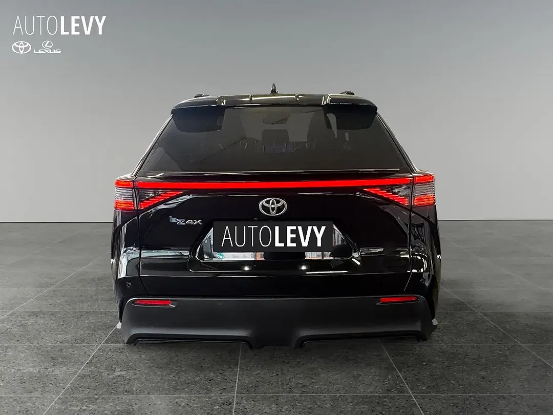 Toyota bZ4X - Thumbnail 5