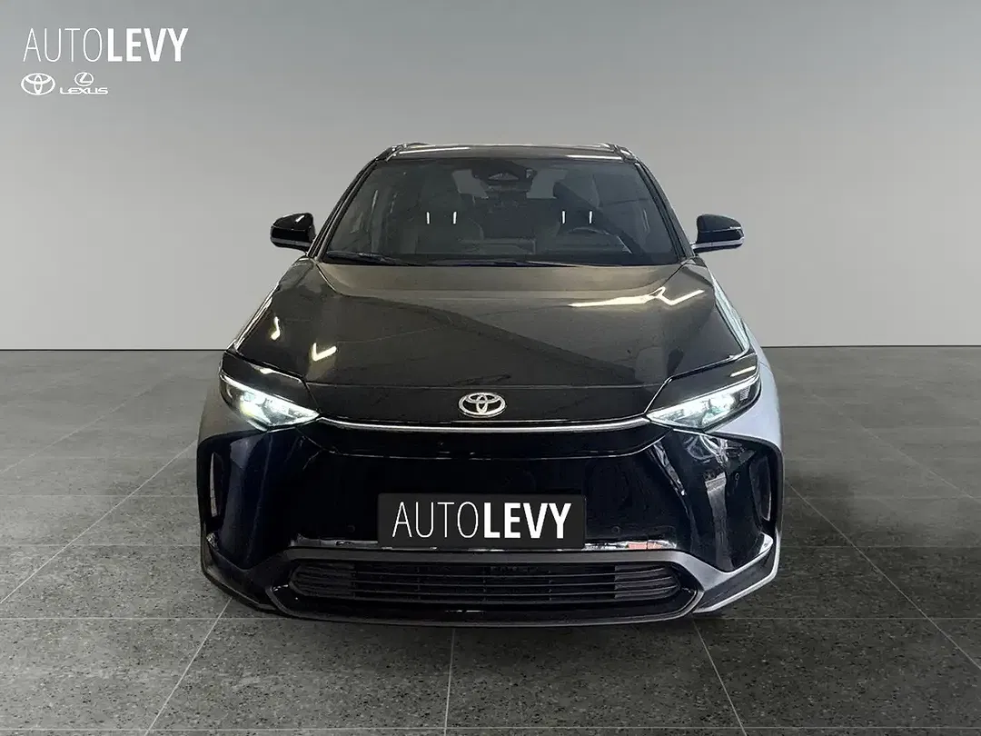 Toyota bZ4X - Thumbnail 9