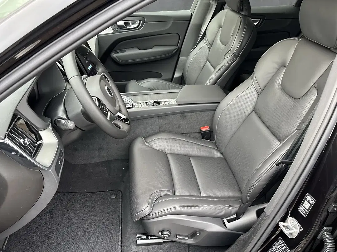 Volvo XC60 T6 PHEV AWD Plus Black Edition - Thumbnail 9