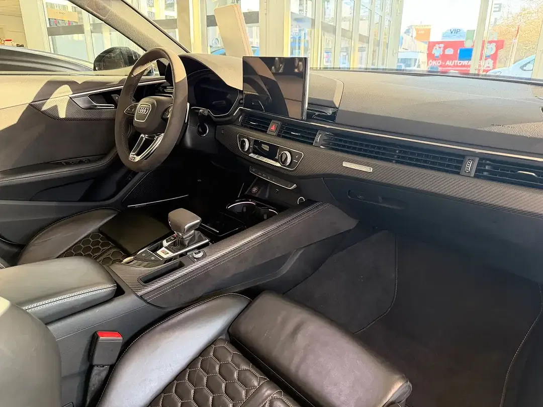 Audi RS4 - Thumbnail 13