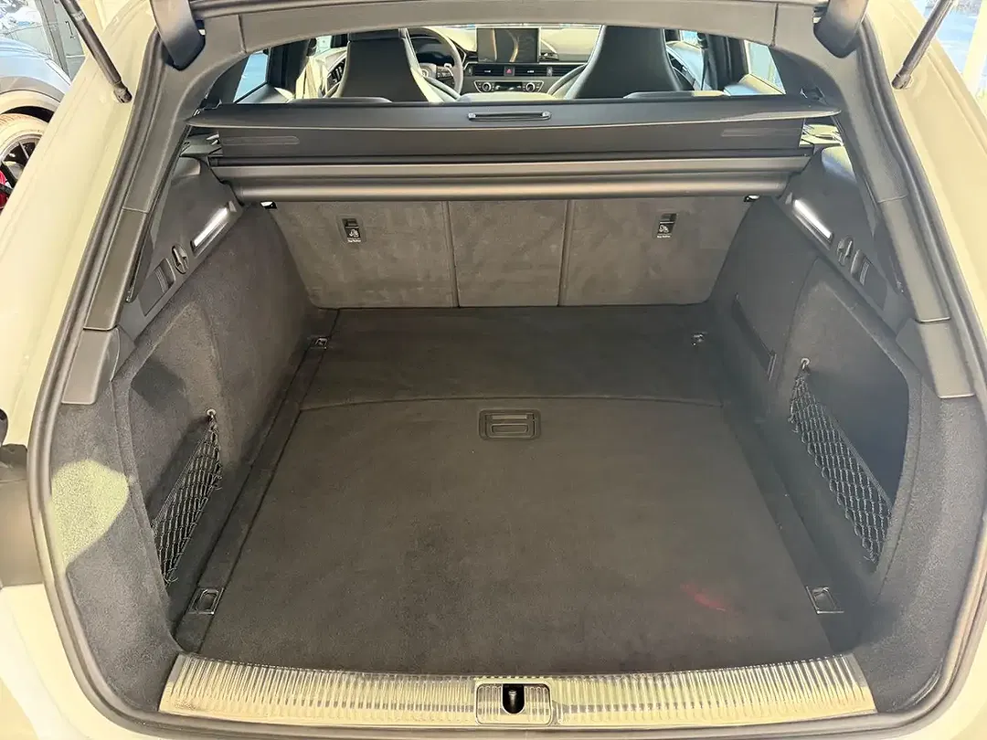 Audi RS4 - Thumbnail 14