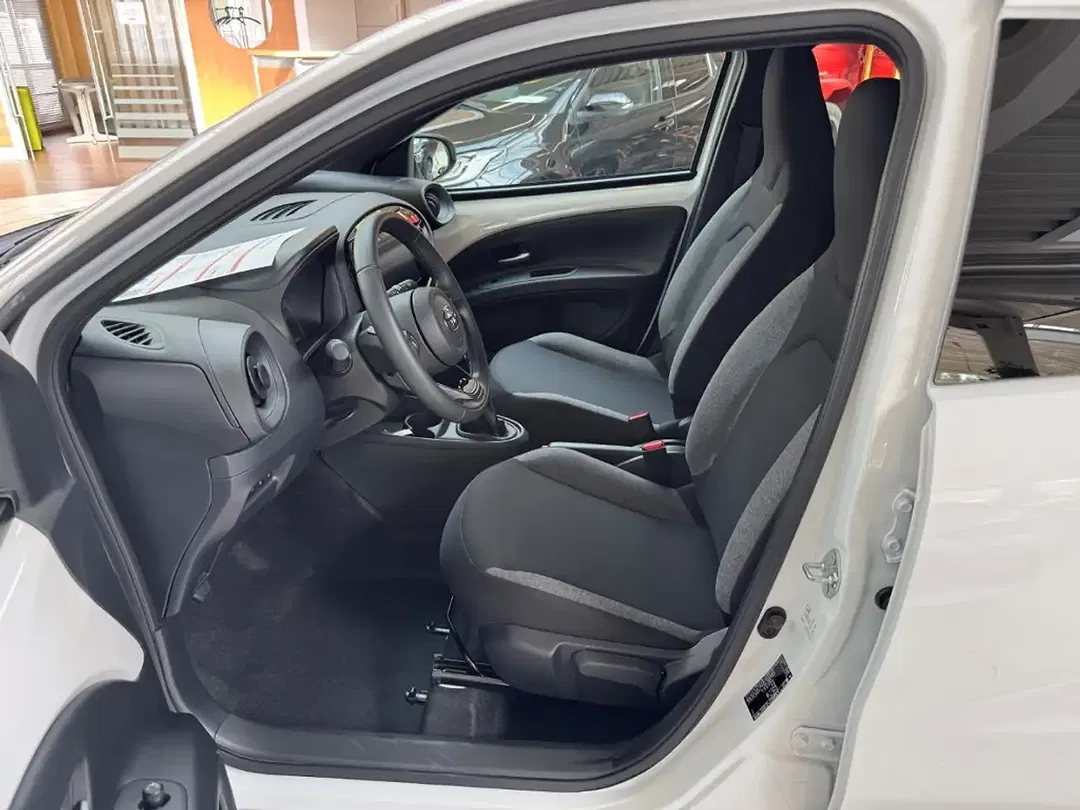 Toyota Aygo X - Thumbnail 5
