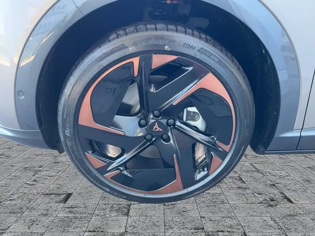CUPRA Tavascan VZ - Thumbnail 8
