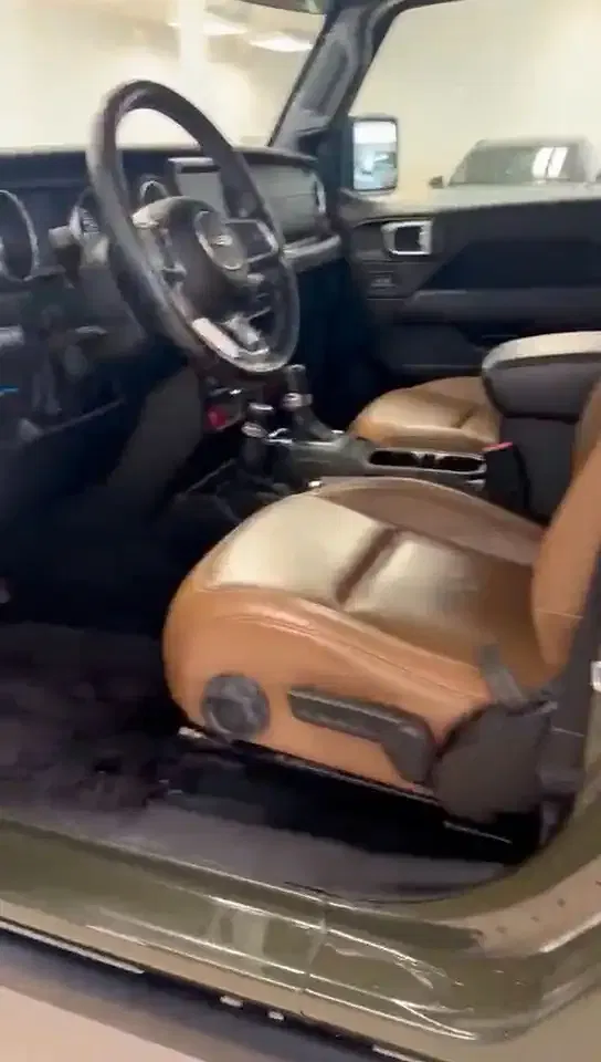 Jeep Wrangler 4xe - Thumbnail 5