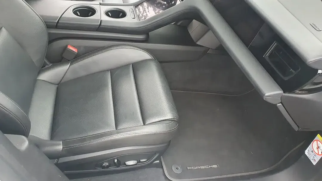 Porsche Taycan 4 S - Thumbnail 13