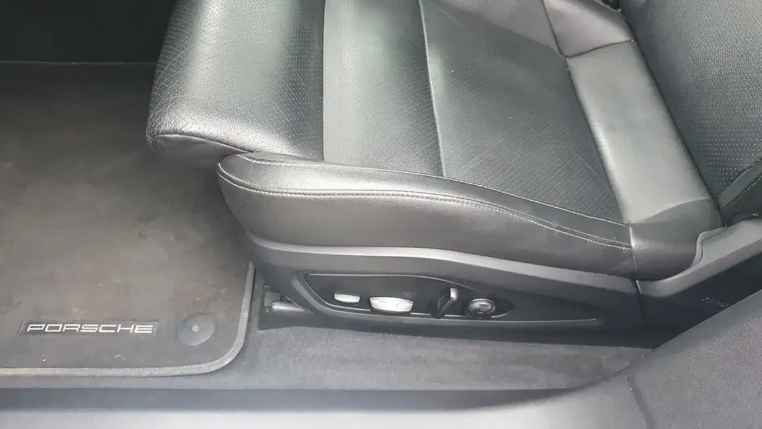 Porsche Taycan 4 S - Thumbnail 8