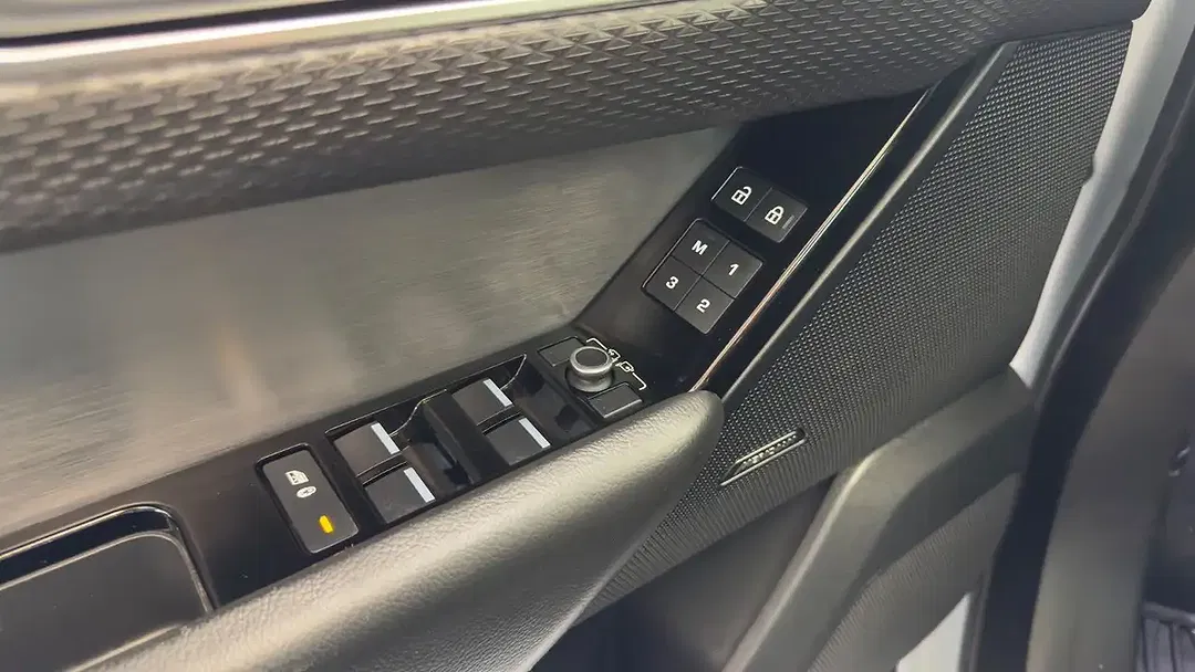 Land Rover Range Rover Velar R-Dynamic S - Thumbnail 14