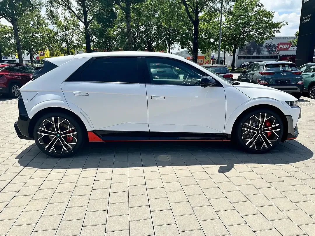 Hyundai IONIQ 5 N - Thumbnail 3
