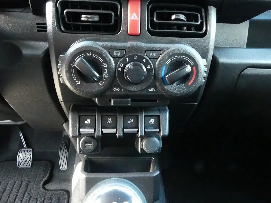 Suzuki Jimny AllGrip Comfort - Thumbnail 12