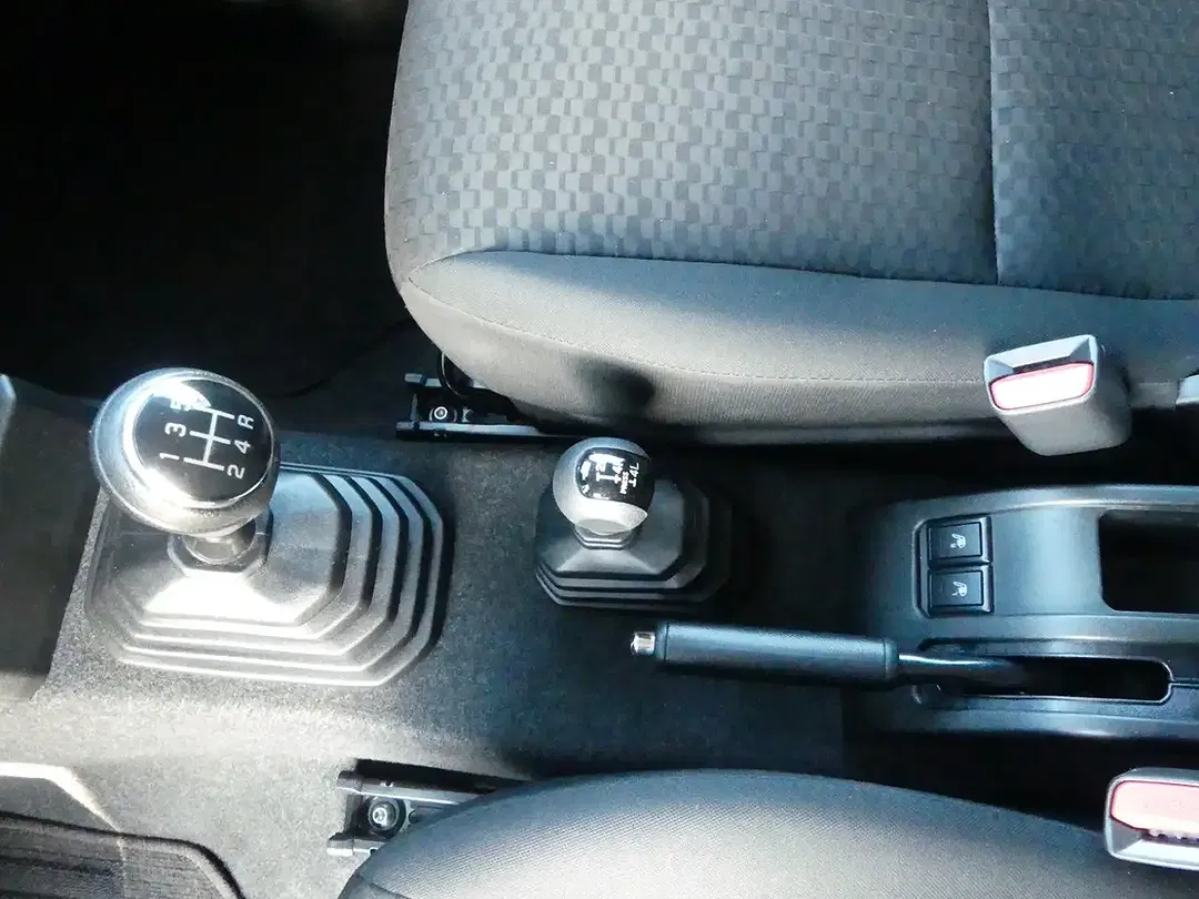 Suzuki Jimny AllGrip Comfort - foto 15