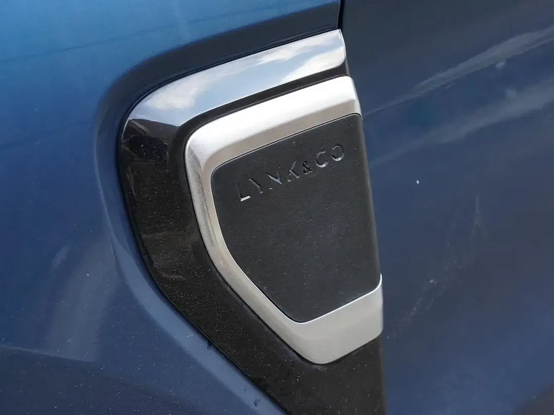 Lynk & Co 01 - Thumbnail 4