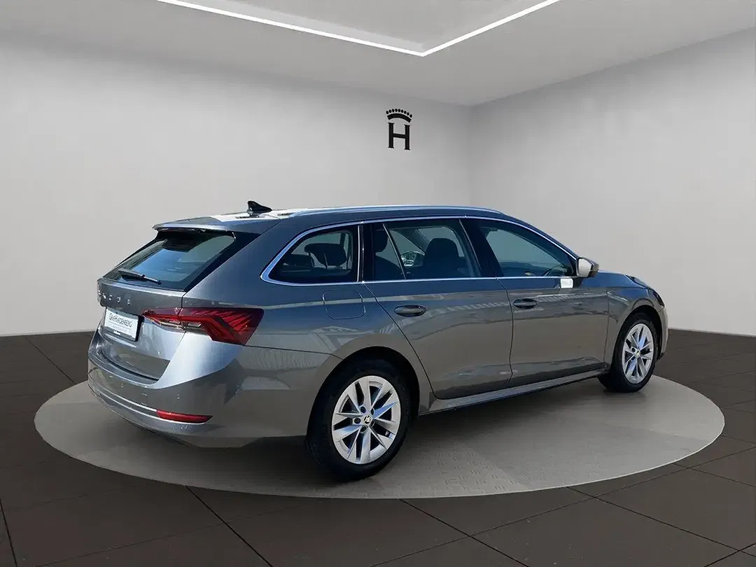 Skoda Octavia 2.0 TDI DSG Combi Style - Thumbnail 2
