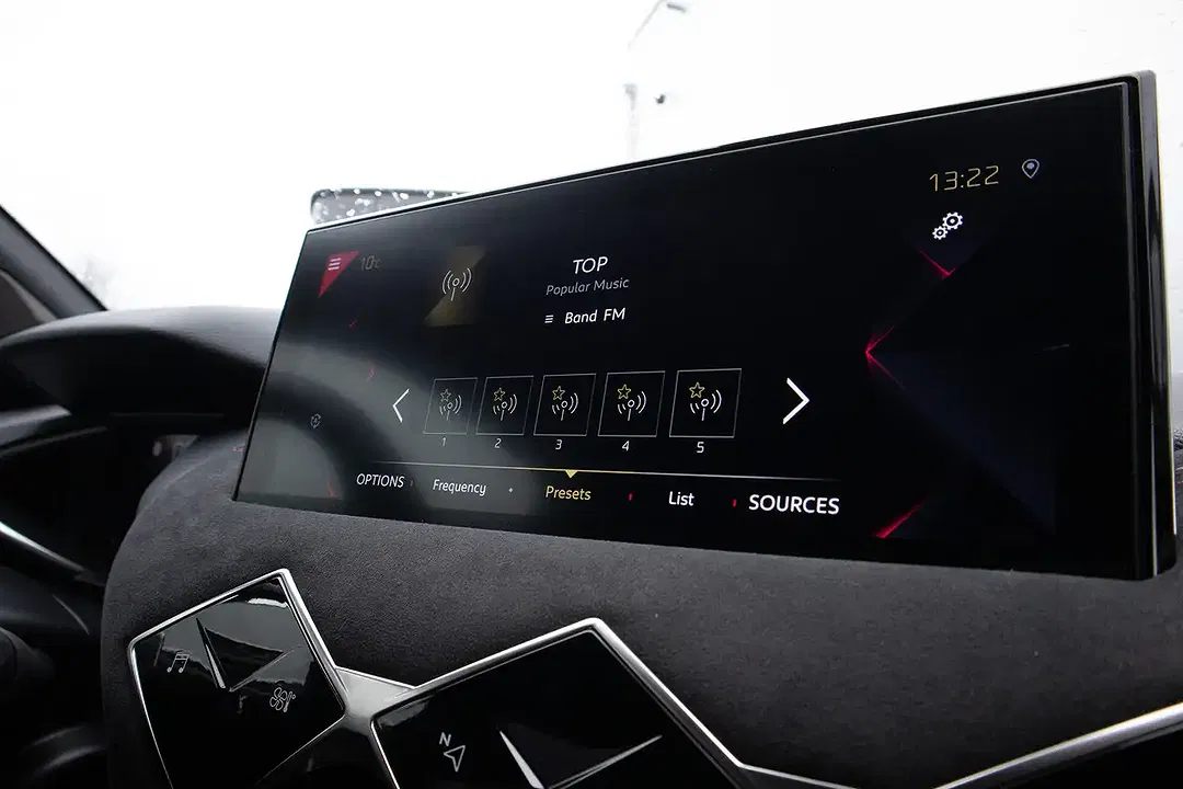 DS Automobiles DS 3 Crossback - Thumbnail 16