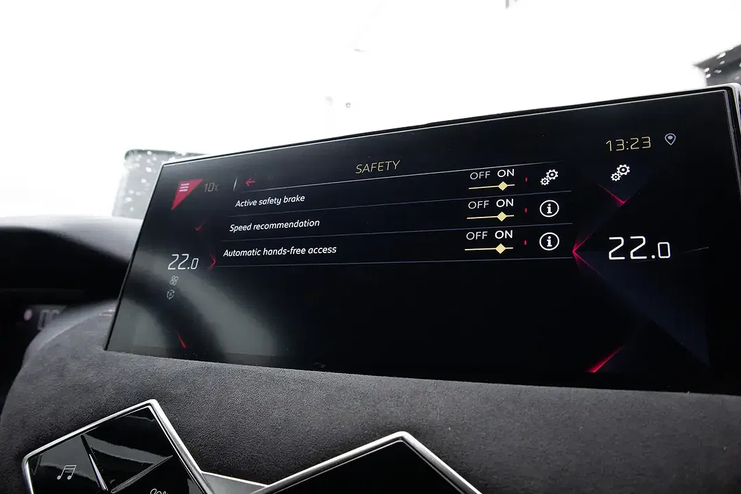 DS Automobiles DS 3 Crossback - Thumbnail 18