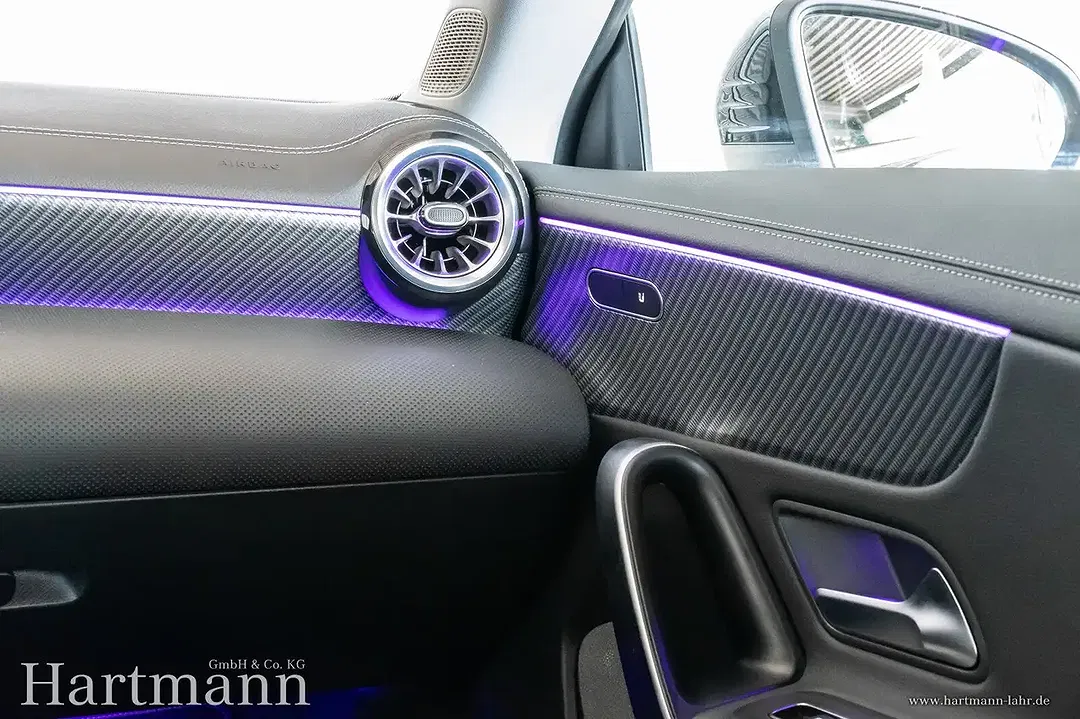 Mercedes-Benz CLA 180 - Thumbnail 10