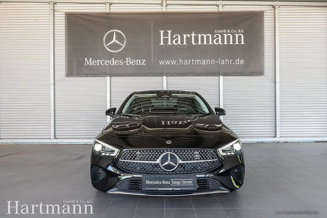Mercedes-Benz CLA 180 - Thumbnail 3