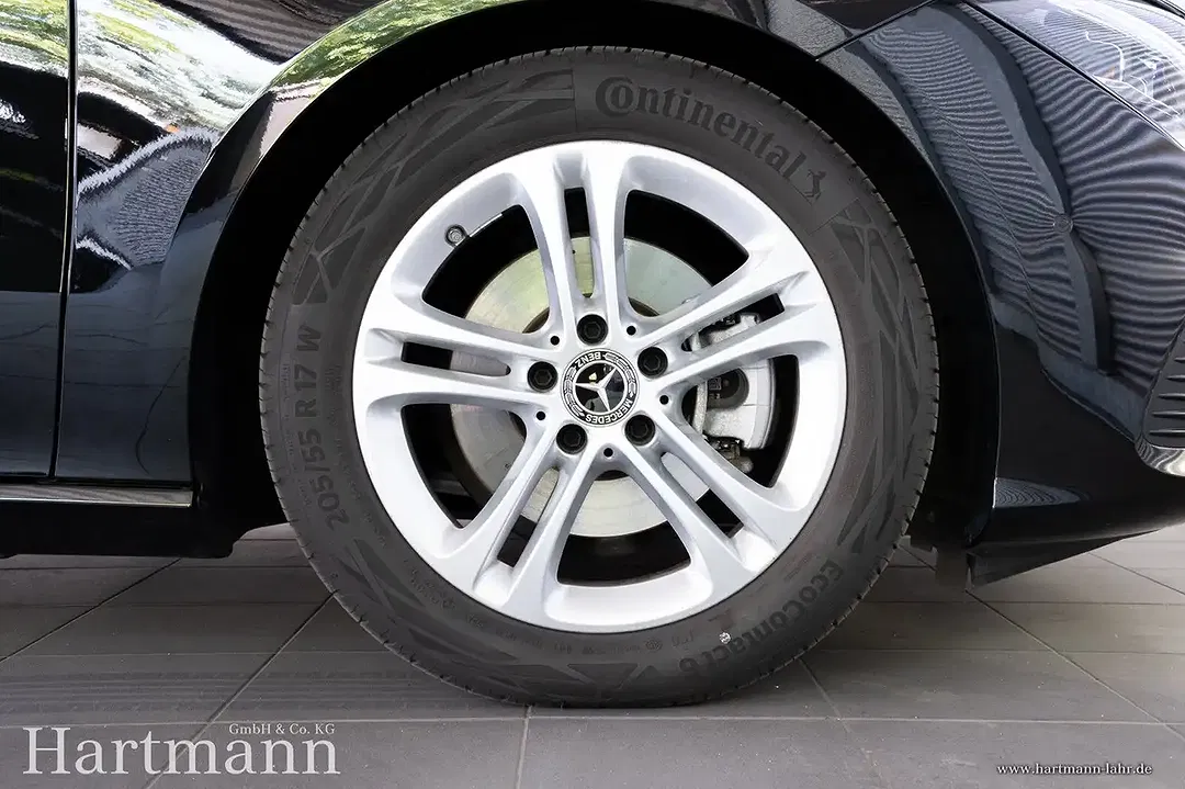 Mercedes-Benz CLA 180 - Thumbnail 6