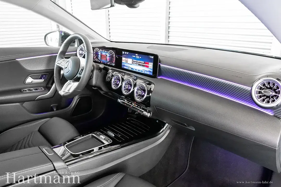Mercedes-Benz CLA 180 - Thumbnail 9