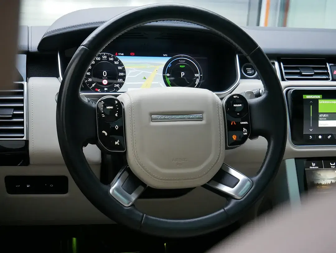 Land Rover Range Rover P400e Autobiography - Thumbnail 13