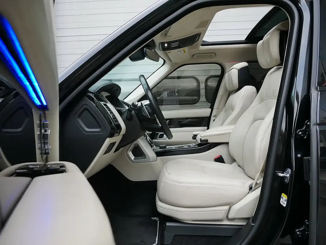 Land Rover Range Rover P400e Autobiography - Thumbnail 7