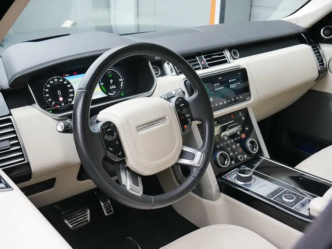 Land Rover Range Rover P400e Autobiography - Thumbnail 9