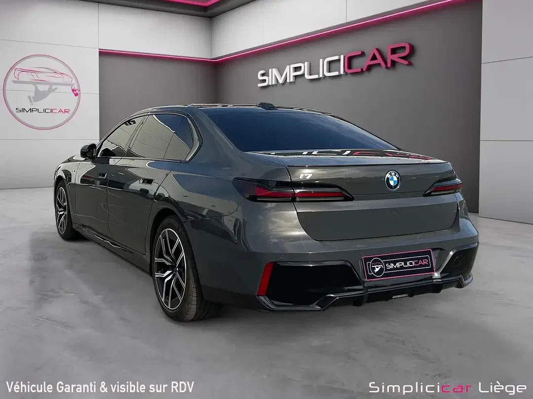 BMW i7 xDrive M60 - Thumbnail 3