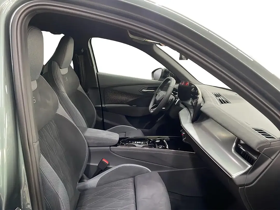 Audi Q3 TFSI S tronic quattro Matrix LED S line - Thumbnail 8