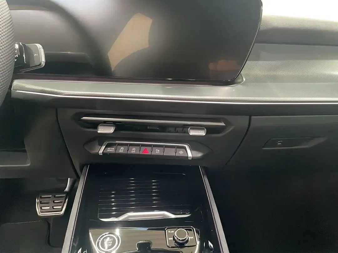Audi Q3 TFSI S tronic quattro Matrix LED S line - Thumbnail 12