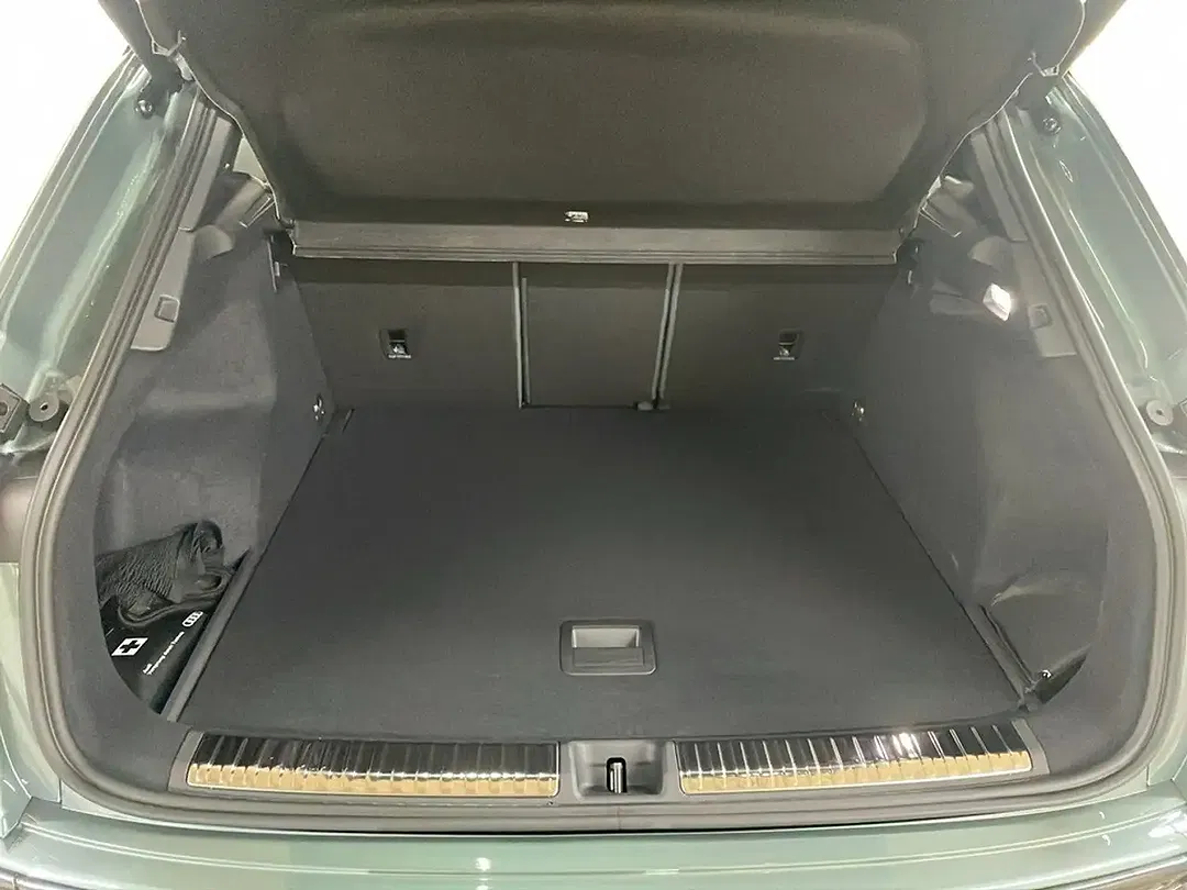 Audi Q3 TFSI S tronic quattro Matrix LED S line - Thumbnail 7