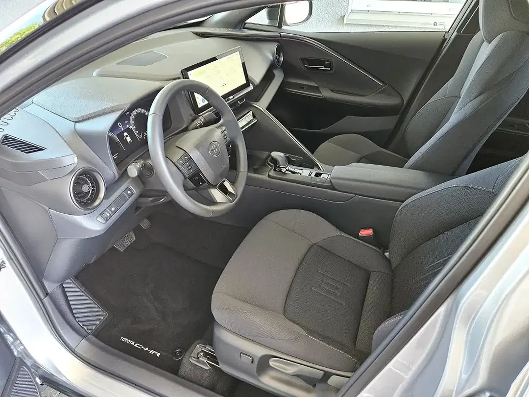 Toyota C-HR Hybrid Teamplayer - Thumbnail 5