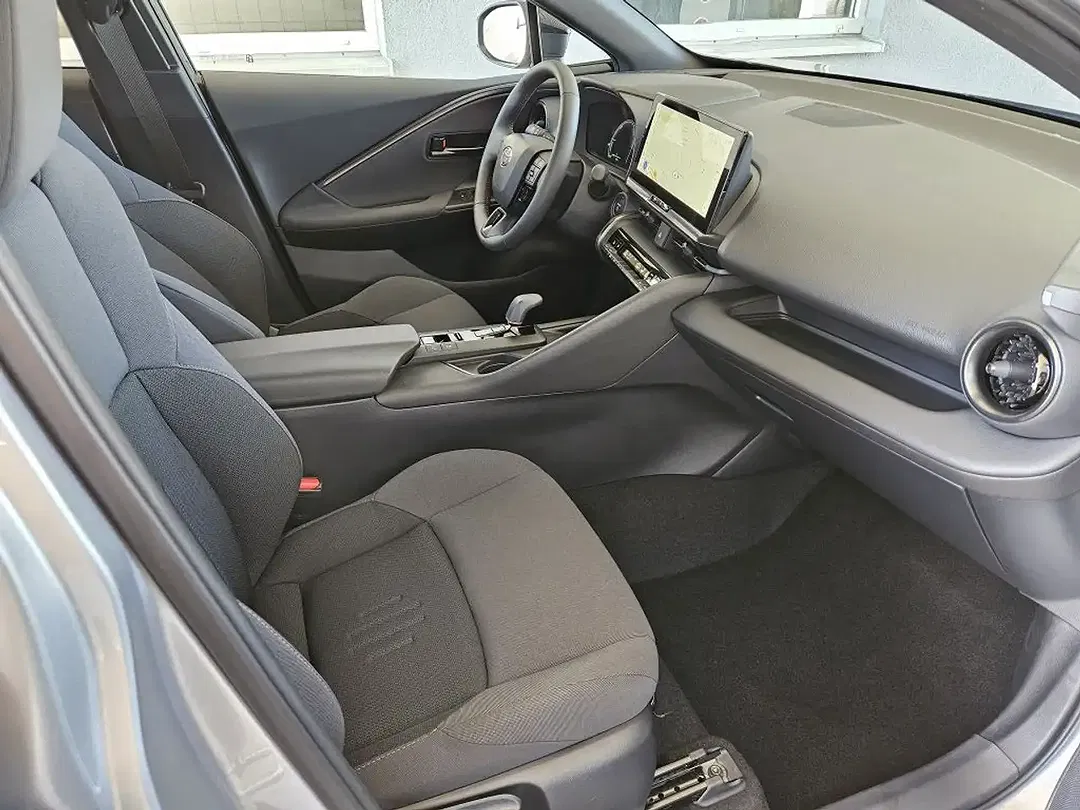 Toyota C-HR Hybrid Teamplayer - Thumbnail 9
