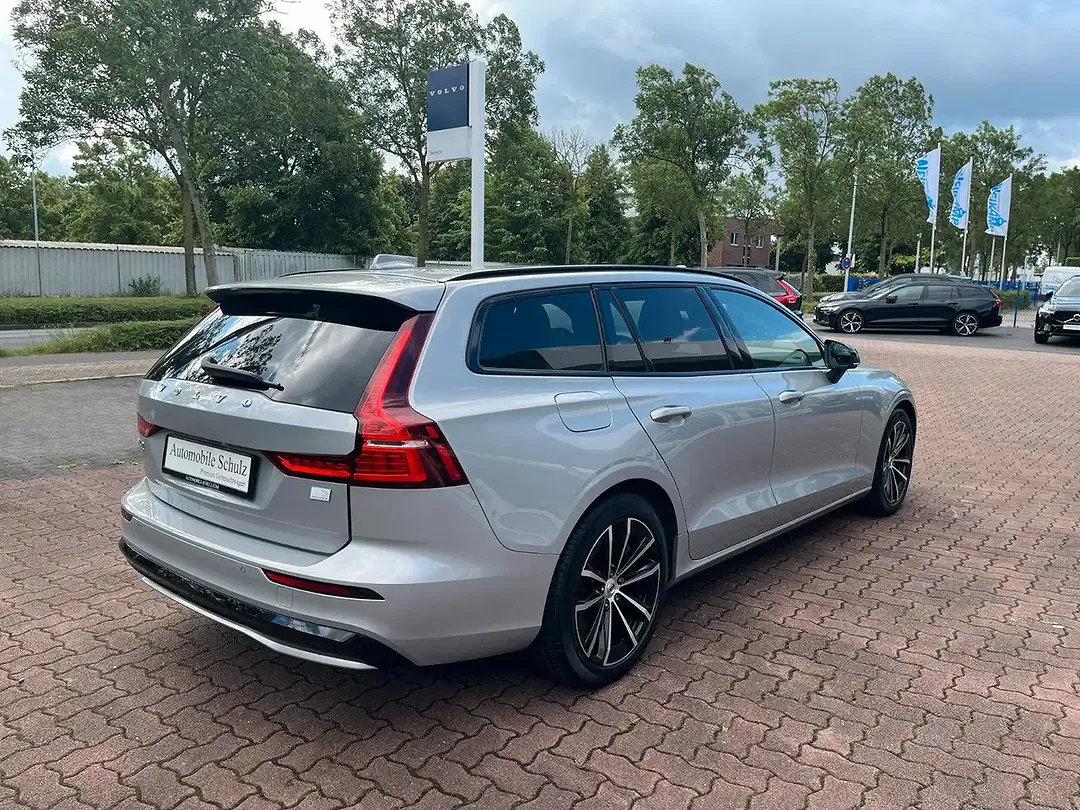Volvo V60 T6 PHEV Hybrid AWD Plus Dark - Thumbnail 10