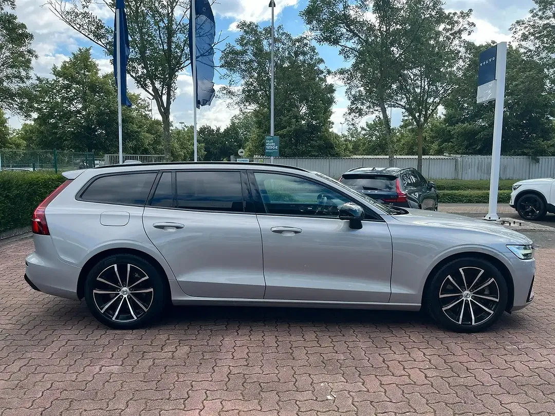 Volvo V60 T6 PHEV Hybrid AWD Plus Dark - Thumbnail 11