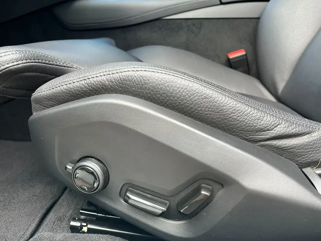 Volvo V60 T6 PHEV Hybrid AWD Plus Dark - Thumbnail 24
