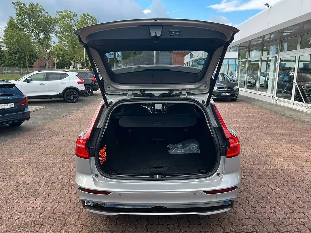 Volvo V60 T6 PHEV Hybrid AWD Plus Dark - Thumbnail 8
