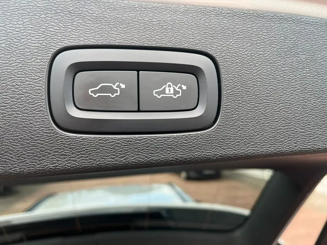 Volvo V60 T6 PHEV Hybrid AWD Plus Dark - Thumbnail 9