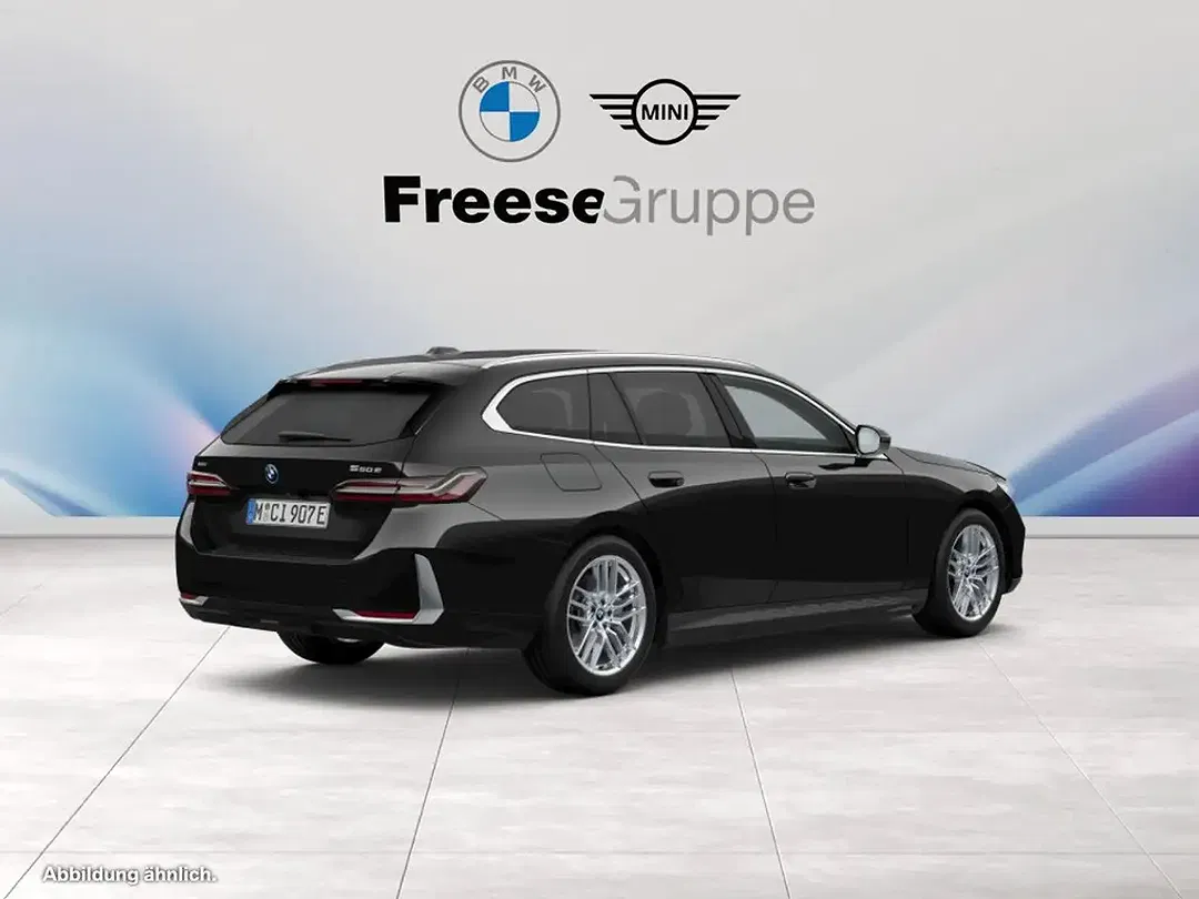 BMW 550 xDrive Touring - Thumbnail 2