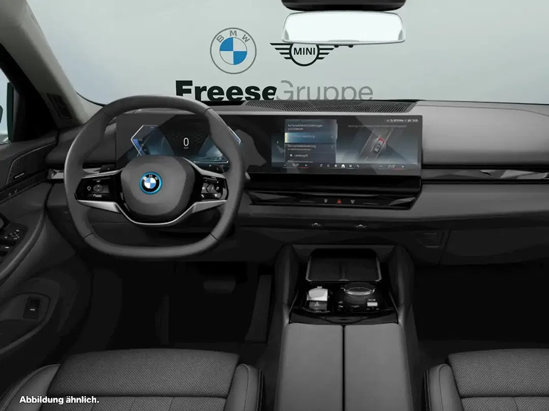 BMW 550 xDrive Touring - Thumbnail 4