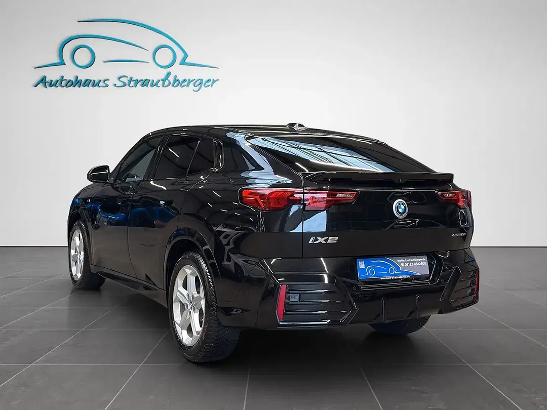 BMW iX2 eDrive M Sport - Thumbnail 3