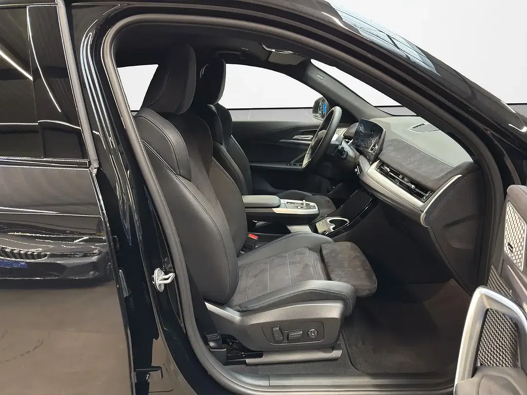 BMW iX2 eDrive M Sport - Thumbnail 5
