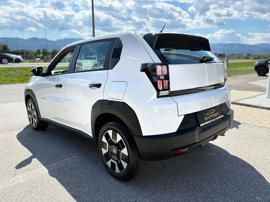 Fiat Grande Panda Hybrid Icon - Thumbnail 7