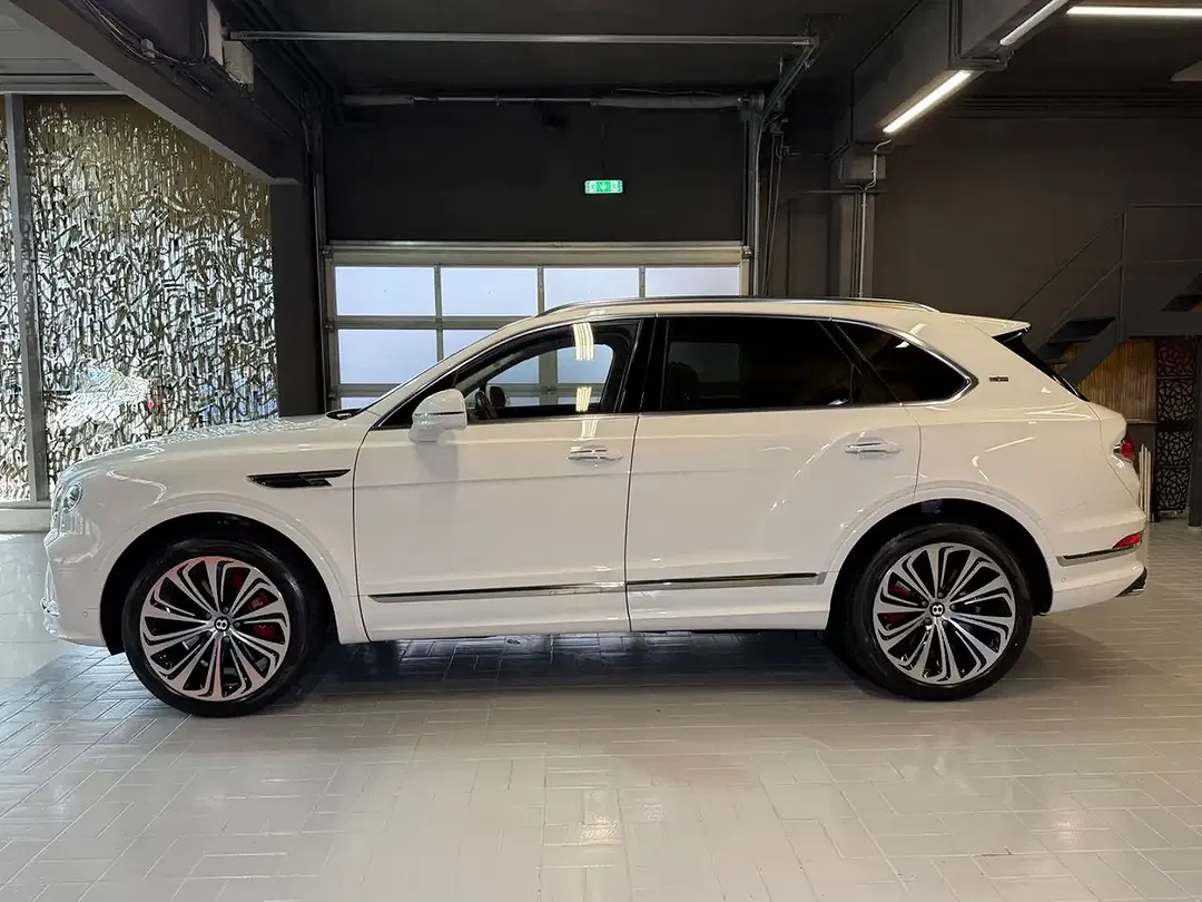 Bentley Bentayga 4.0 V8 First Edition Mulliner - Thumbnail 4