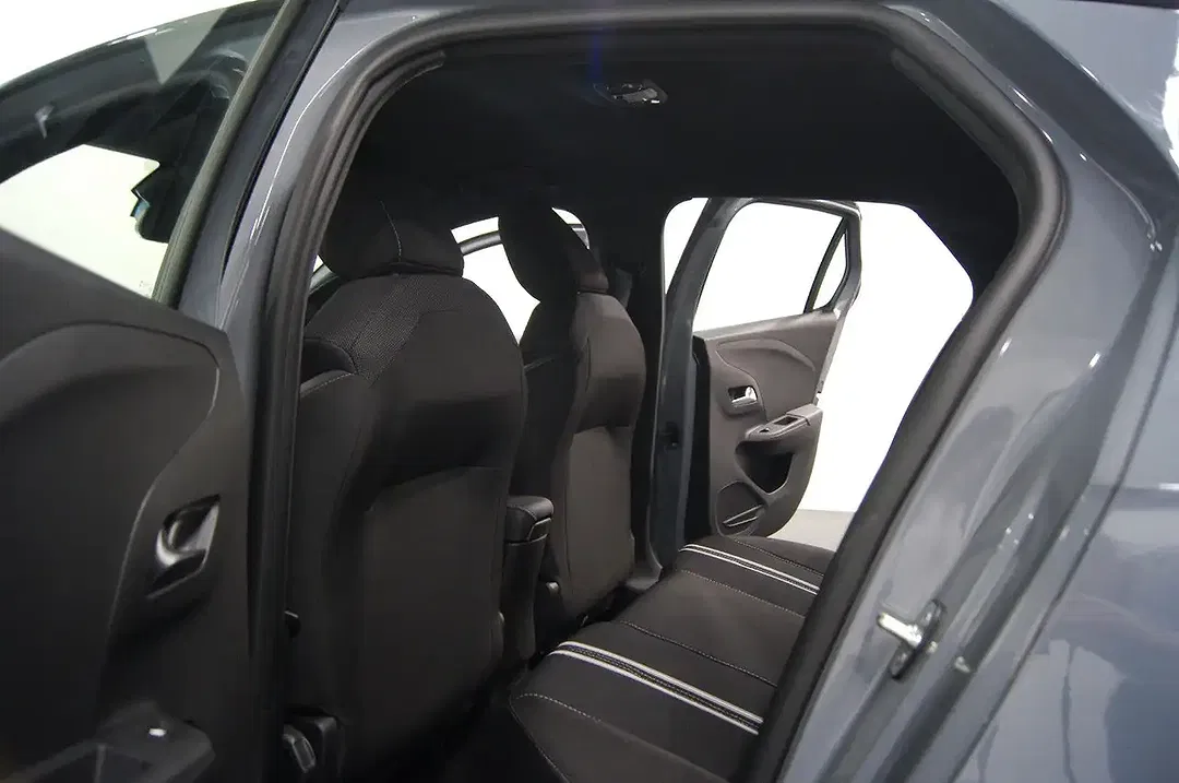 Opel Corsa GS - Thumbnail 13